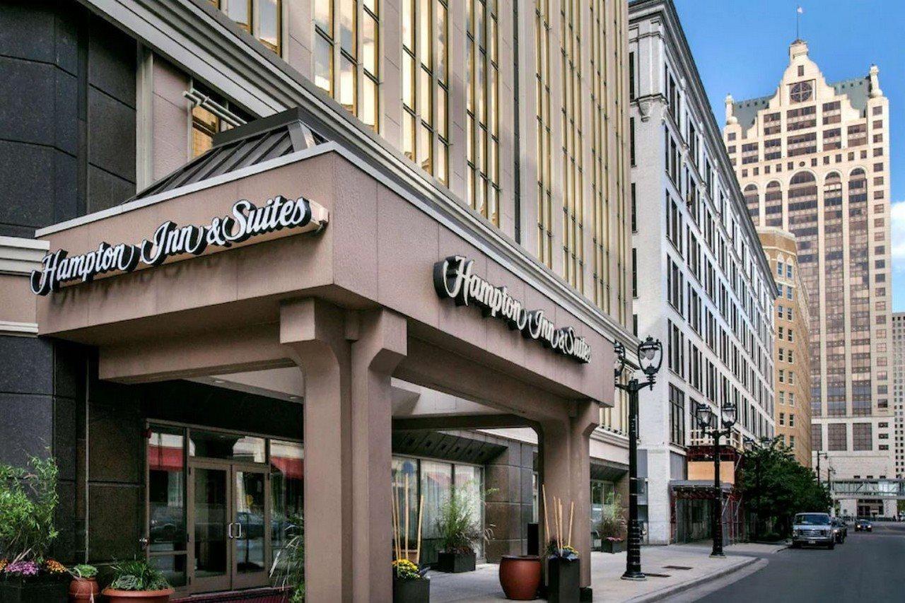 Hampton Inn & Suites Milwaukee Downtown Екстер'єр фото