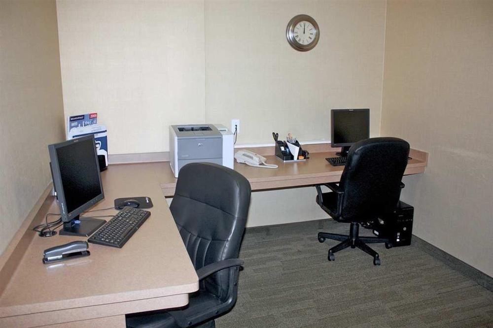 Hampton Inn & Suites Milwaukee Downtown Бізнес фото