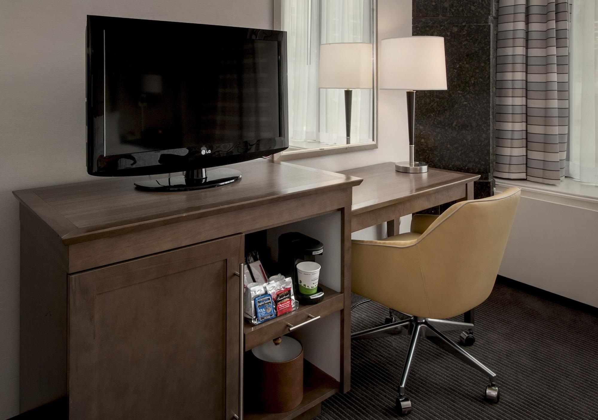 Hampton Inn & Suites Milwaukee Downtown Екстер'єр фото