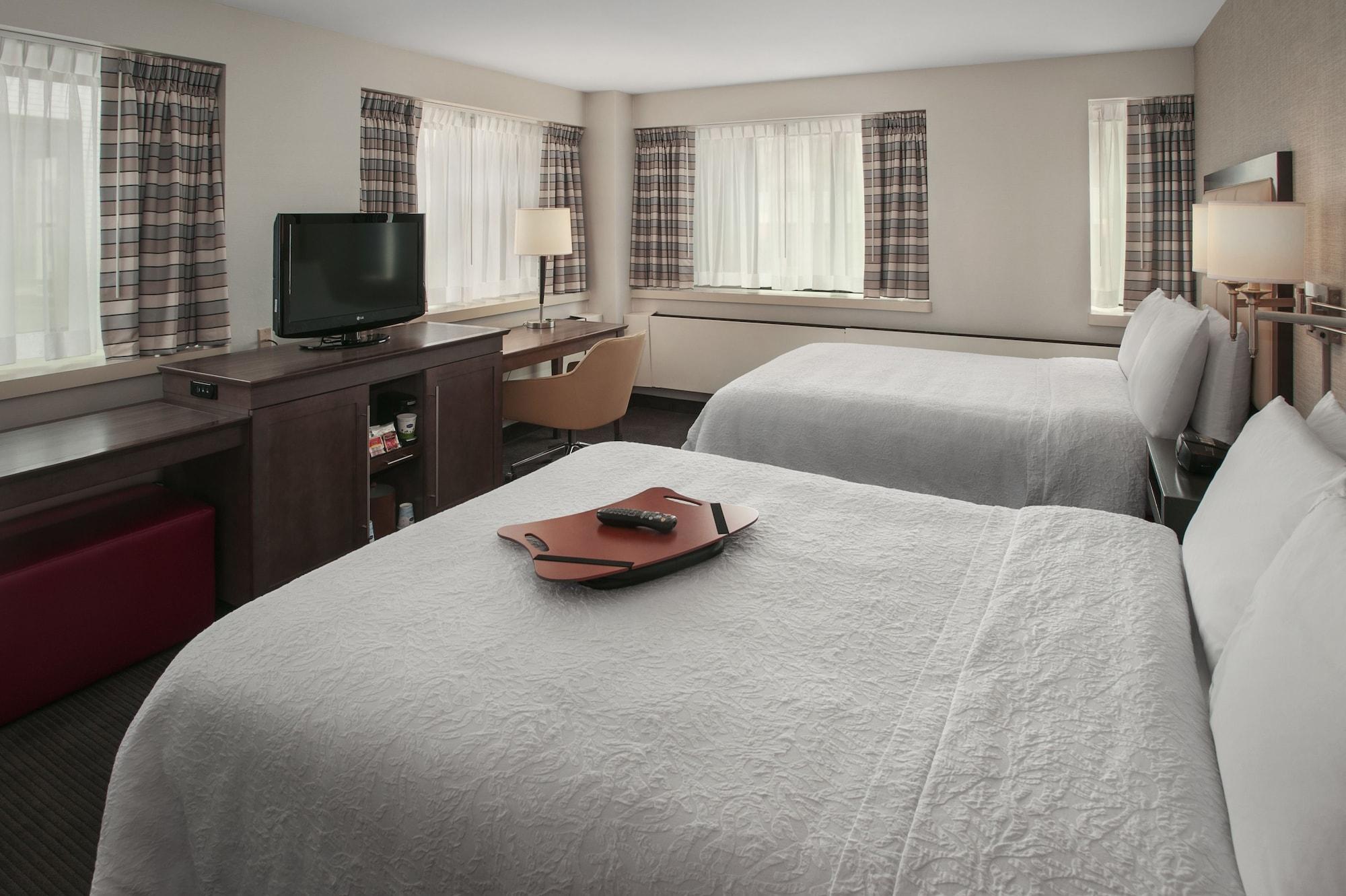 Hampton Inn & Suites Milwaukee Downtown Екстер'єр фото