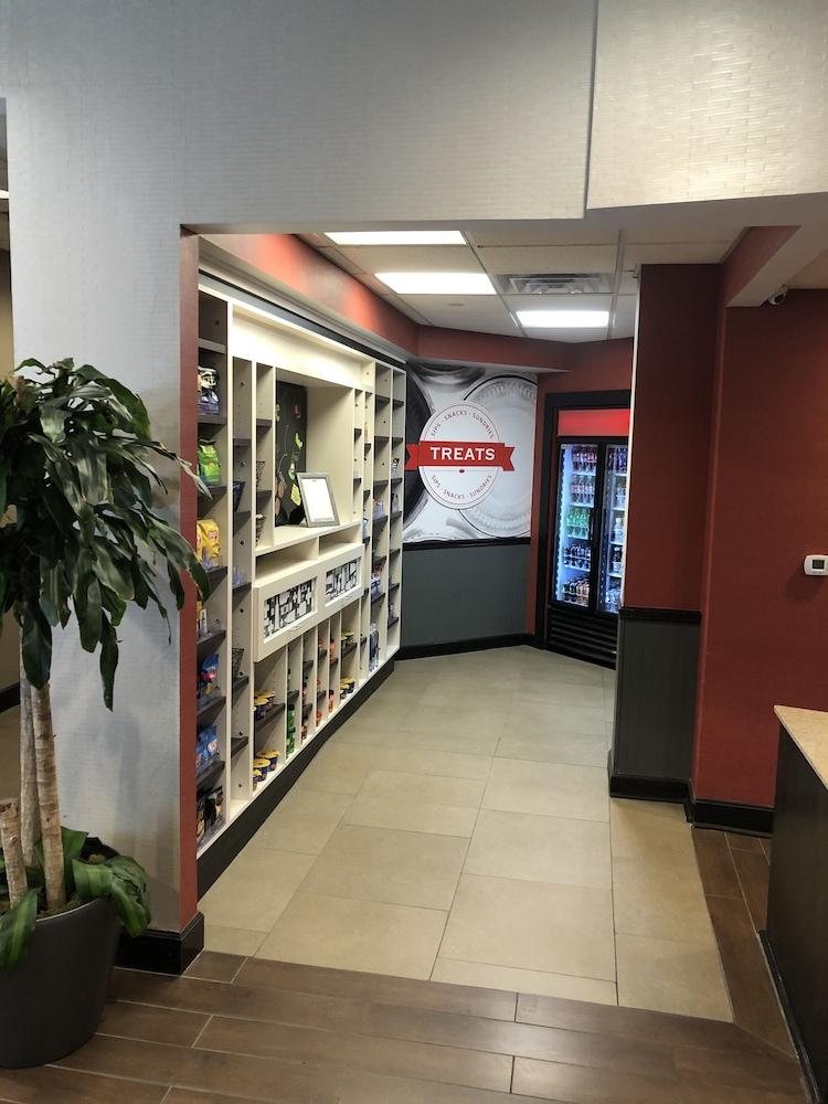 Hampton Inn & Suites Milwaukee Downtown Екстер'єр фото