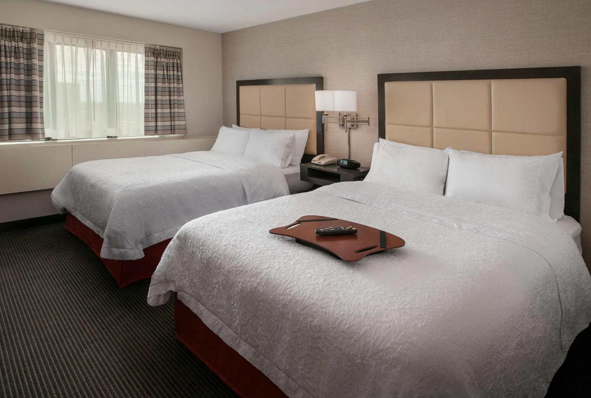 Hampton Inn & Suites Milwaukee Downtown Екстер'єр фото