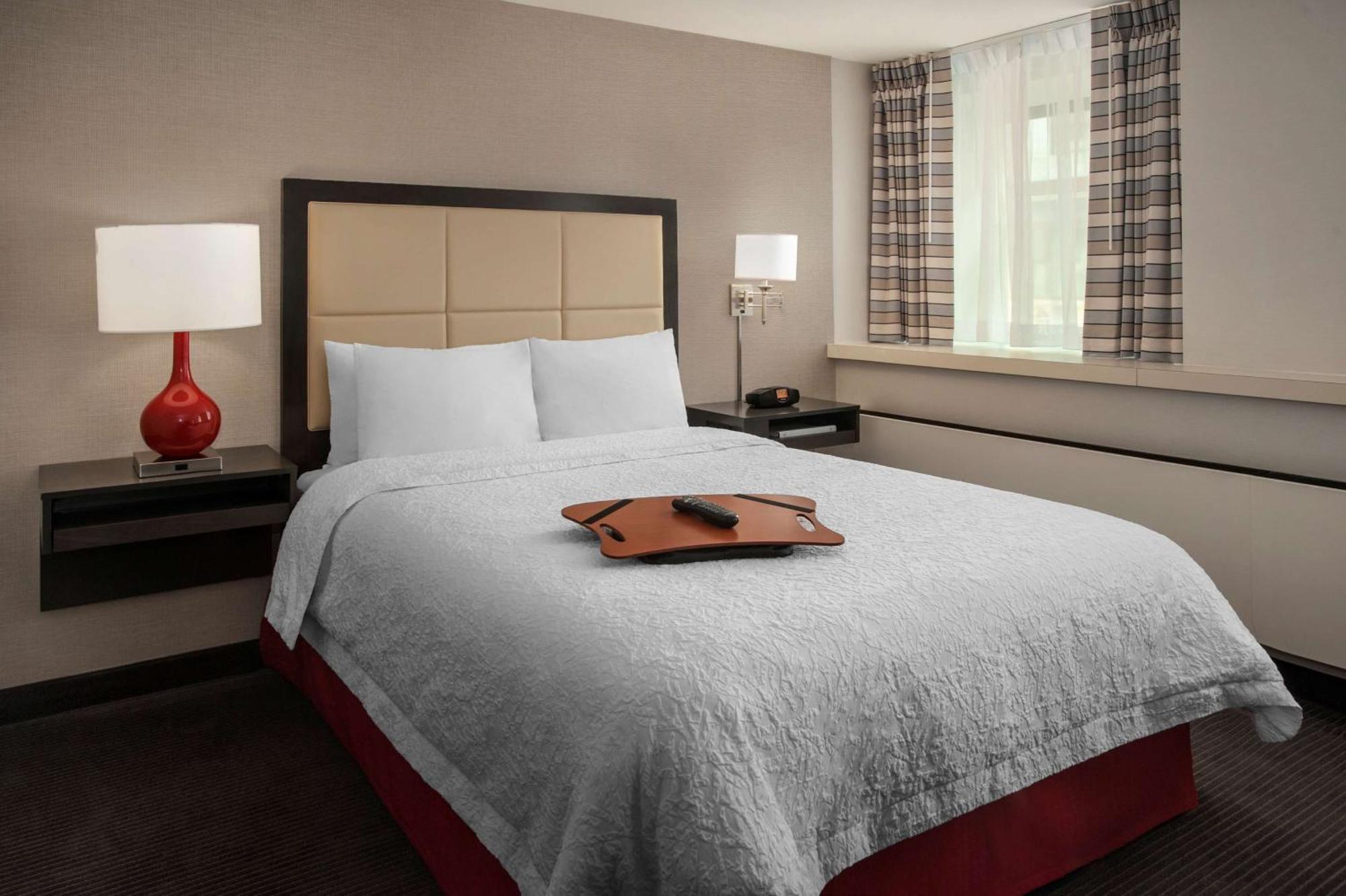 Hampton Inn & Suites Milwaukee Downtown Екстер'єр фото