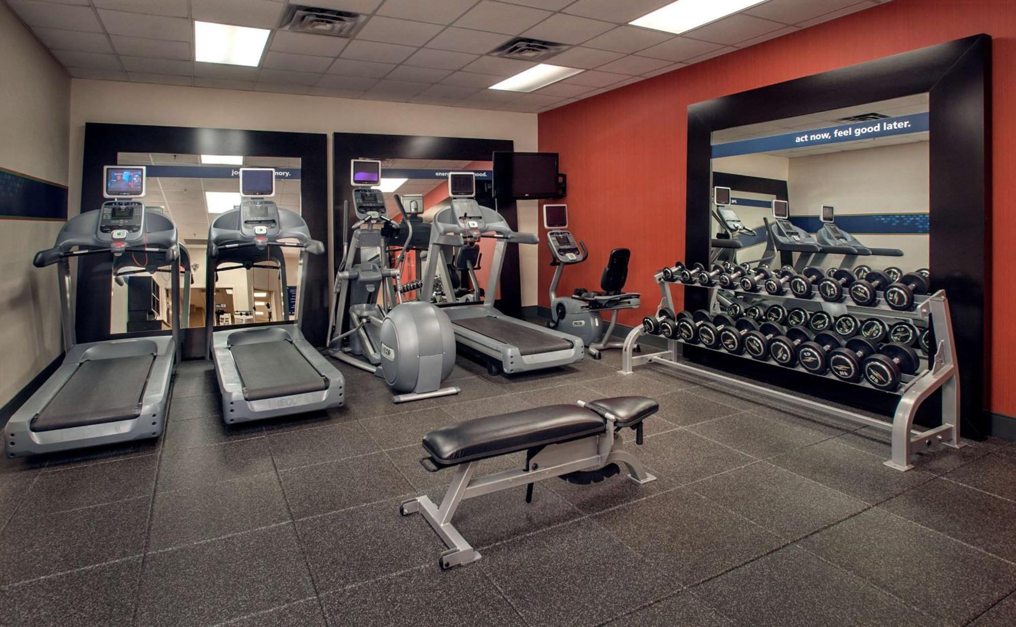 Hampton Inn & Suites Milwaukee Downtown Екстер'єр фото