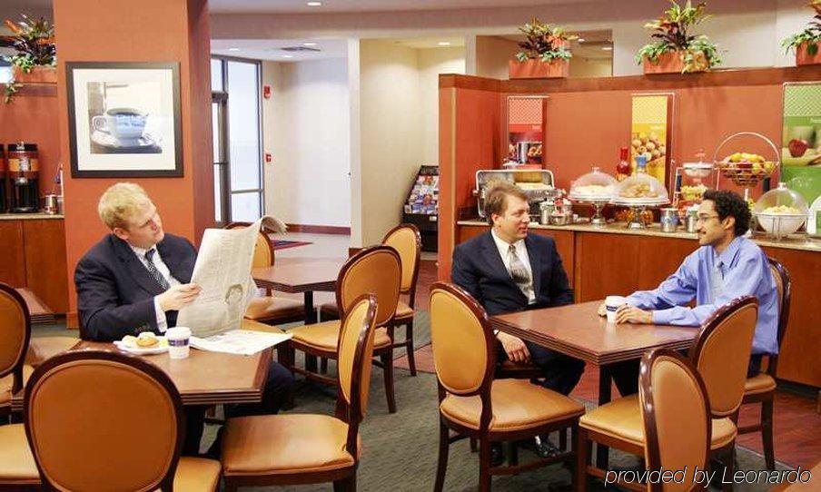 Hampton Inn & Suites Milwaukee Downtown Ресторан фото
