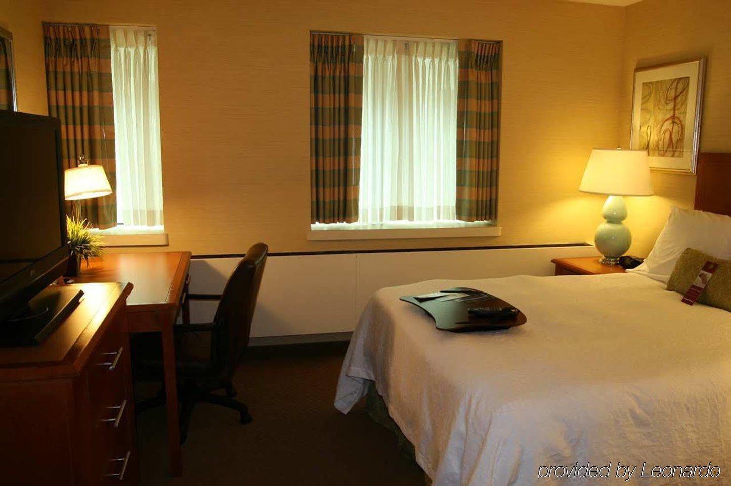 Hampton Inn & Suites Milwaukee Downtown Екстер'єр фото