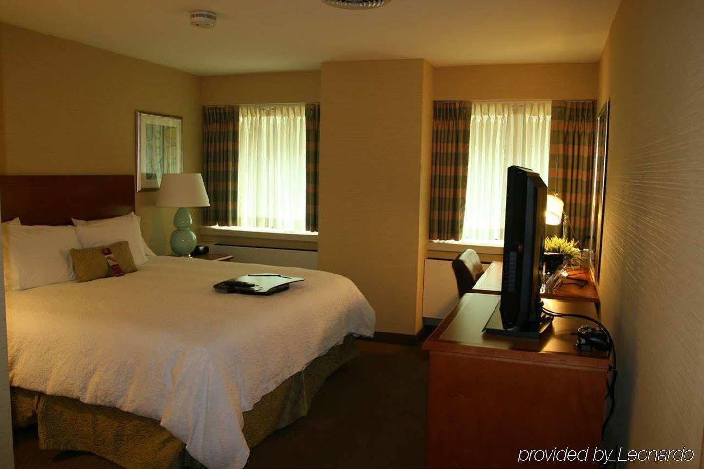 Hampton Inn & Suites Milwaukee Downtown Екстер'єр фото
